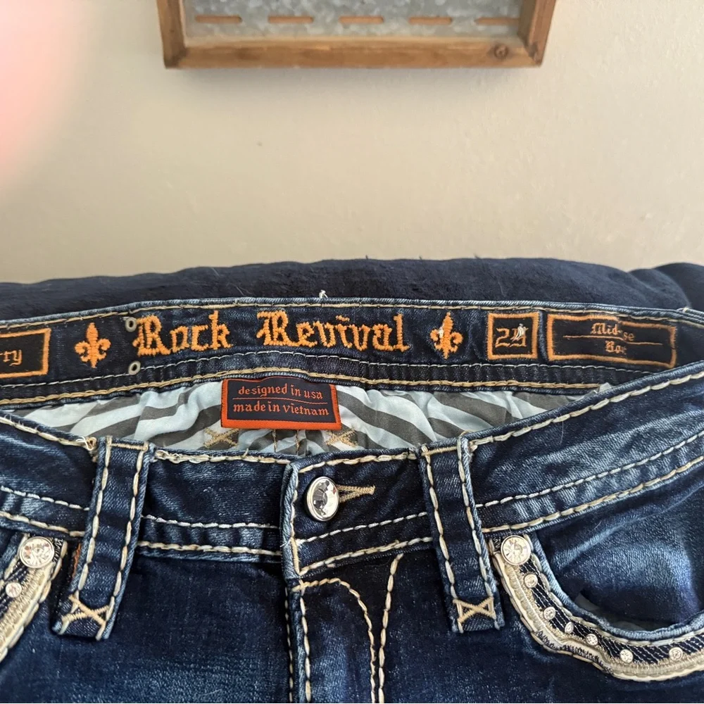 Women's Blue Jeans - Picture 3 of 3